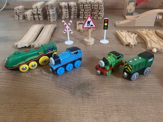 Tren madera Hape y Brio