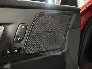 Volvo XC60 B4 Rdesing mild-hybrid techo solar