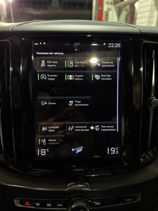 Volvo XC60 B4 Rdesing mild-hybrid techo solar