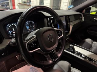 Volvo XC60 B4 Rdesing mild-hybrid techo solar