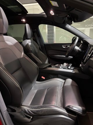 Volvo XC60 B4 Rdesing mild-hybrid techo solar