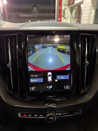Volvo XC60 B4 Rdesing mild-hybrid techo solar