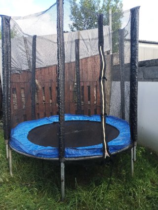 Trampolín con red de seguridad