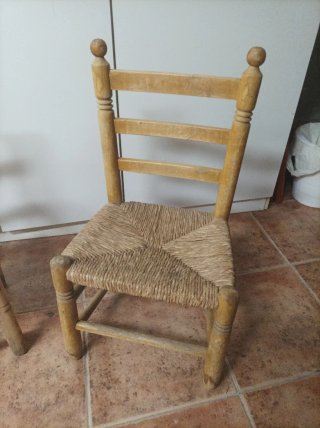 Sillas vintage para niños (madera y yute)