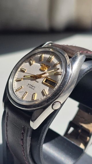 Seiko 5 Automático Vintage (7009)- Ingles/Arabe