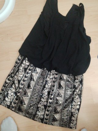 Vestido negro y dorado