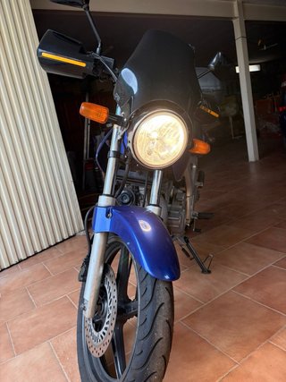 Moto Honda CBF 250 249cc (Maleta, casco y guantes)
