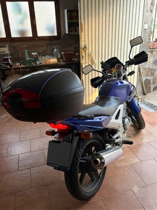 Moto Honda CBF 250 249cc (Maleta, casco y guantes)