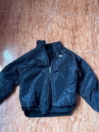 Chaqueta Nike reversible negra y blanca