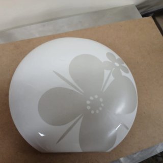 Jarrón de diseño blanco y gris