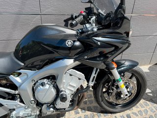 Yamaha FZ6 S Sportbike Negra y Plateada
