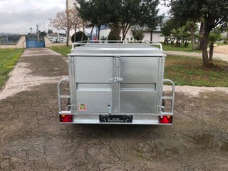 Remolque caja cerrada