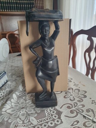 Figuras de madera tribales