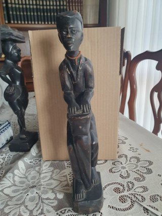 Figuras de madera tribales