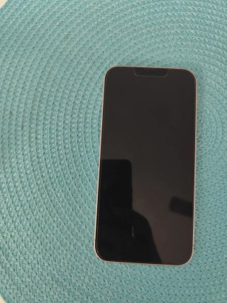 iPhone 13 256Gb ed. speciale rosa e auricolari.