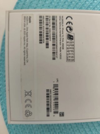 iPhone 13 256Gb ed. speciale rosa e auricolari.