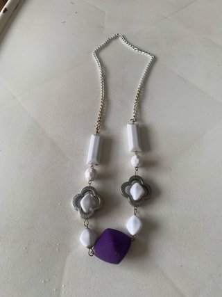 Collar largo dorado y morado