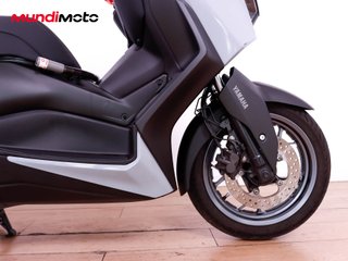 YAMAHA X-MAX 300