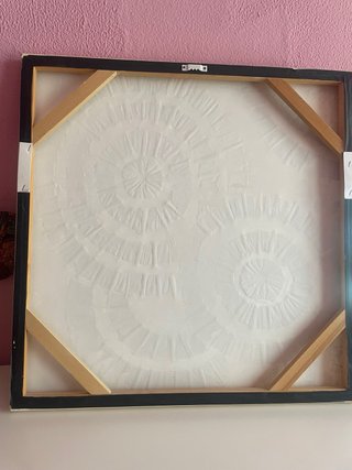 Cuadro cuadrado relieve plata y blanco