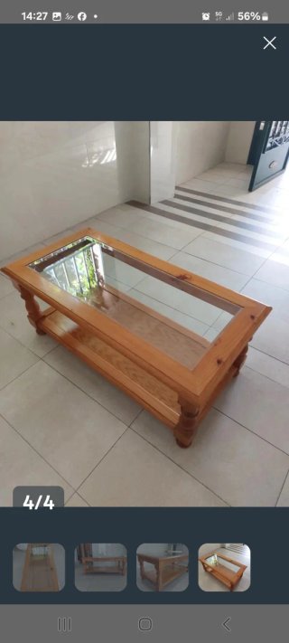Mesa baja de comedor de madera y cristal