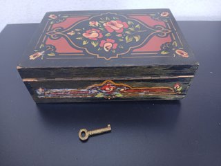 Scatola Portagioie Vintage URSS Legno Laccato Dipi