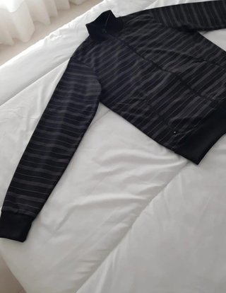 Sudadera chándal negra con cremallera Pull&Bear