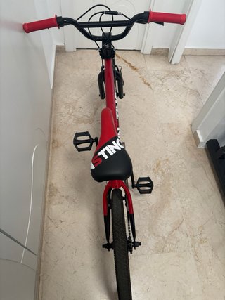 Bicicleta BMX MBM Instinct 20 Roja y Negra