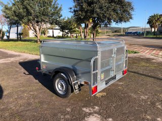 Remolque caja cerrada
