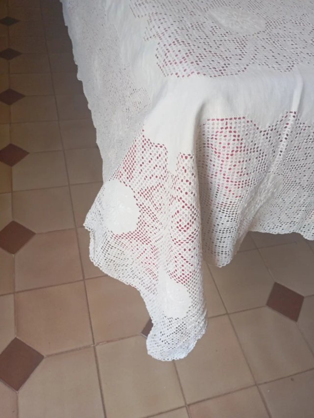Mantelería Lagartera Bordada  toda deshilada  Mano