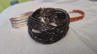 Conjunto Pulseras Metálica, Cuero y Cuentas