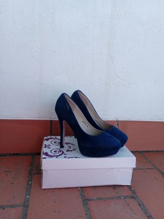 Tacones azules oscuros altos talla 39