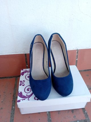 Tacones azules oscuros altos talla 39