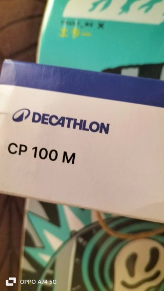 Monopatín nuevo con diseño gráfico