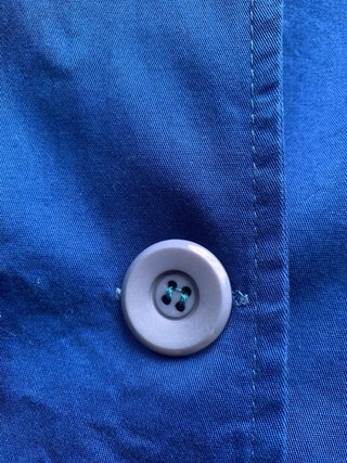 Blazer blu elettrico con dettagli a contrasto