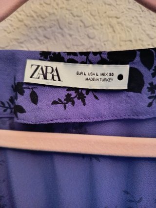 Vestido Zara floral morado talla L