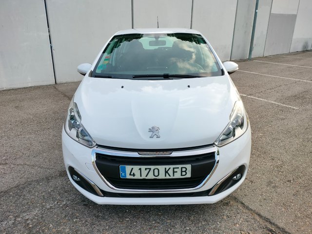 Peugeot 208 1.2L 82CV 2017
