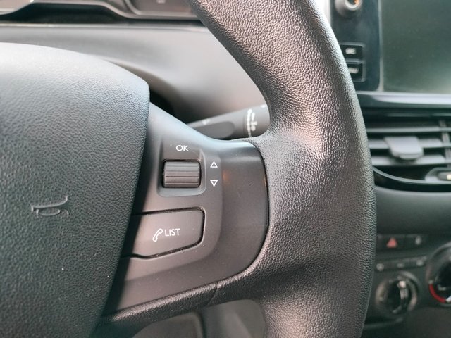 Peugeot 208 1.2L 82CV 2017