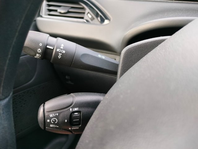 Peugeot 208 1.2L 82CV 2017