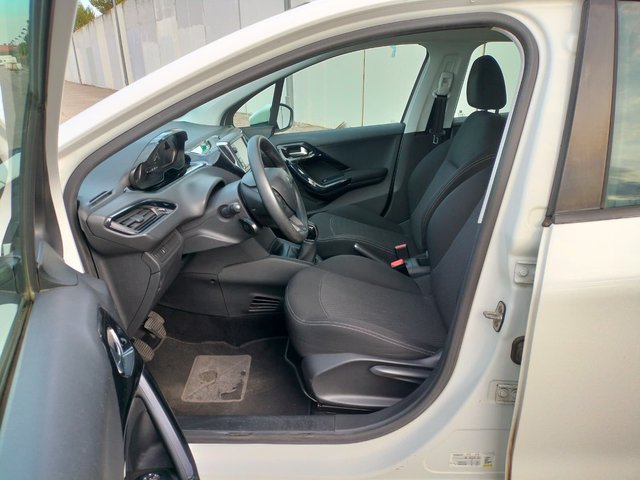 Peugeot 208 1.2L 82CV 2017