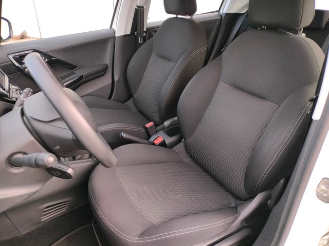 Peugeot 208 1.2L 82CV 2017