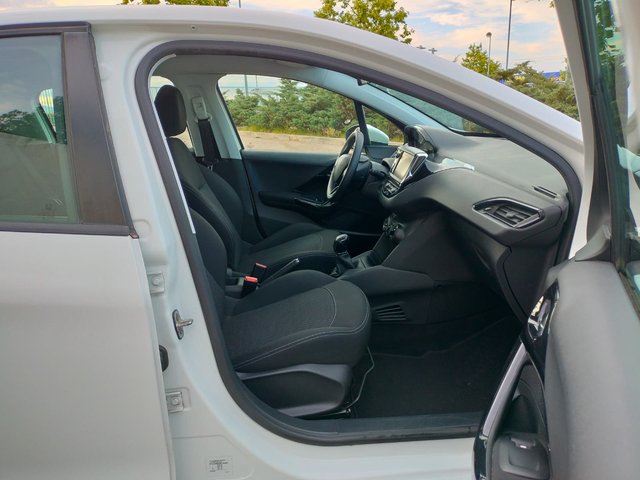 Peugeot 208 1.2L 82CV 2017