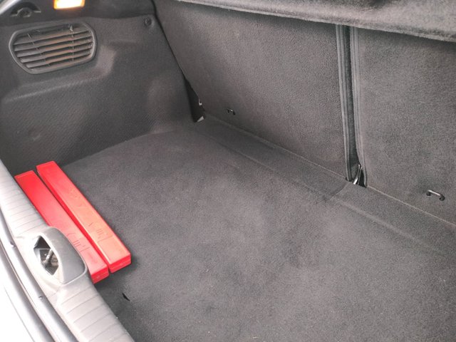 Peugeot 208 1.2L 82CV 2017