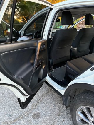 Toyota RAV4 4x4 con bola de 2017