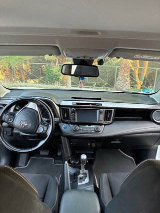 Toyota RAV4 4x4 con bola de 2017