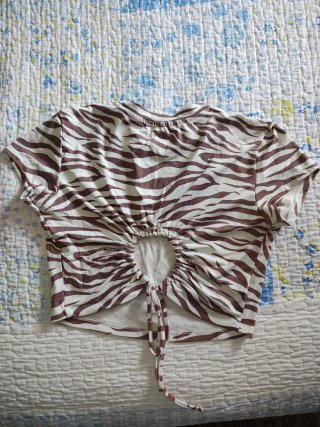 Top Bershka estampado cebra