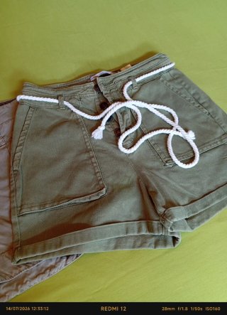 Lote de pantalones y faldas