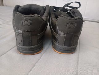 Zapatillas Globe Tilt Negras