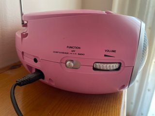 Radio CD rosa y plateada