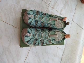 Sandalias Keen Talla 39.5 Verde/Turquesa