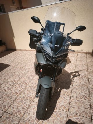 Yamaha Tracer 9 Gris